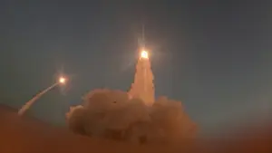Des tirs de missiles iraniens depuis un lieu tenu secret vers des cibles américaines au Bahreïn et au Koweït.