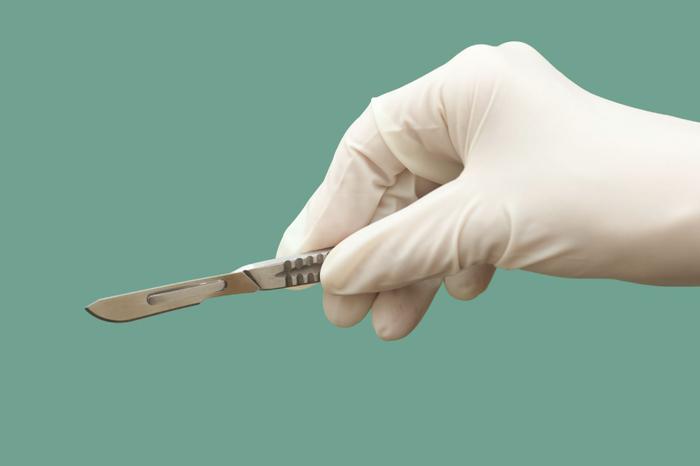 Instrument chirurgical.(Image d'illustration).