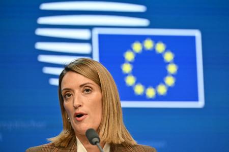 La présidente du Parlement européen, Roberta Metsola, donne une conférence de presse en marge d’un sommet de l’Union européenne, au siège de l’UE à Bruxelles, le 15 octobre 2026.