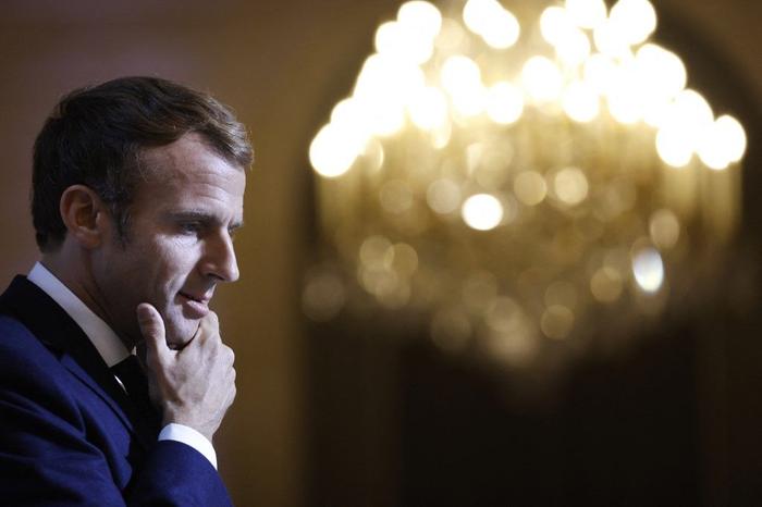 Emmanuel Macron portrait Elysée AFP