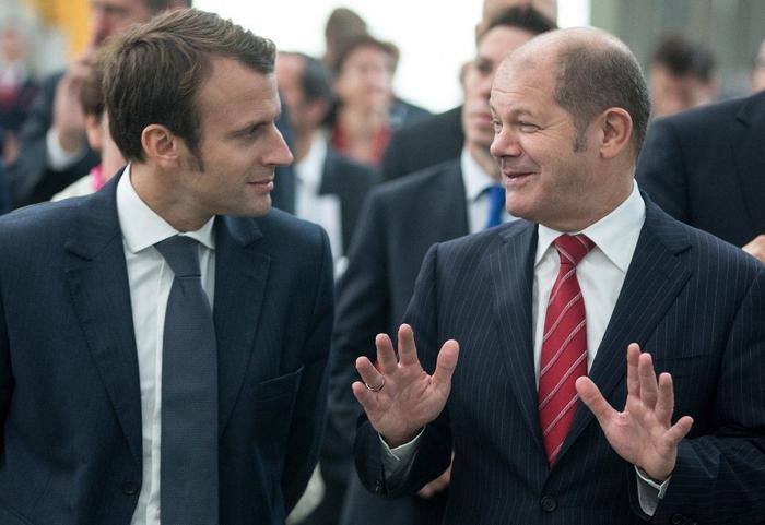 Emmanuel Macron Olaf Scholz AFP