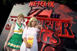 Des fans participent à l’événement cycliste Netflix « Stranger Things » 5 Los Angeles CicLAvia Bike Ride, le 23 novembre 2025 à Hollywood, en Californie.