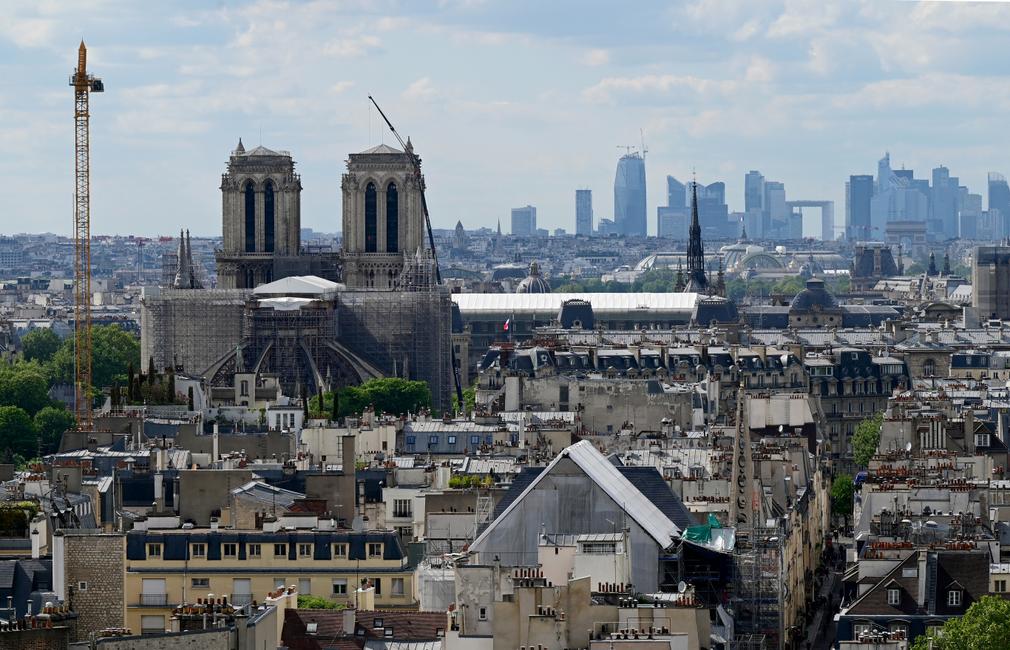 Une vue sur le centre de Paris depuis le complexe Morland Mixite Capitale, un nouveau complexe immobilier à usage mixte au cœur de Paris, le 5 mai 2022.