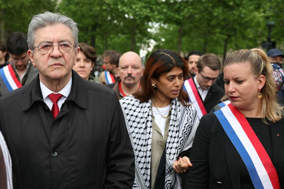 Rima Hassan défilant au côté de Jean-Luc Mélenchon et de Mathilde Panot : "Oui oui Mathilde, je t'assure, ils mangent même des bébés palestiniens après avoir prélevé leurs organes !"