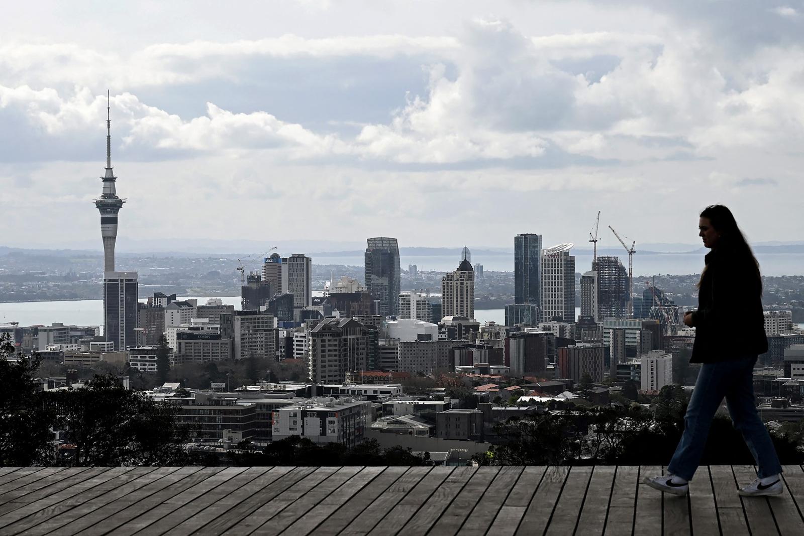 Cette photo prise le 7 août 2023 montre une vue depuis le point naturel le plus élevé d'Auckland, en Nouvelle-Zélande.