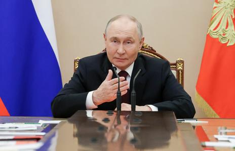 Vladimir Poutine préside une réunion du Conseil de sécurité à Moscou le 20 février 2026.