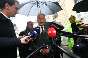 Le président du Mouvement des entreprises de France (MEDEF), Patrick Martin, s'adresse à la presse après sa rencontre avec le Premier ministre français à l'hôtel de Matignon à Paris, le 24 septembre 2025.