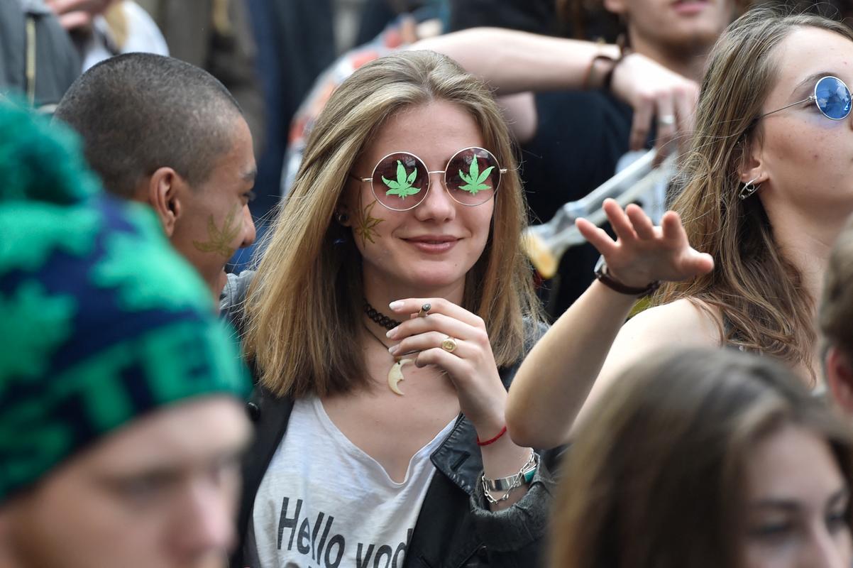 Des manifestants, en 2017, lors de la 16e Marche mondiale du cannabis, pour réclamer la légalisation du cannabis.