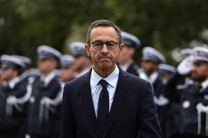 Bruno Retailleau assiste à la cérémonie de remise des diplômes de la 271e promotion d'élèves gardiens de la paix de l'École nationale de police de Toulouse, le 25 octobre 2024.