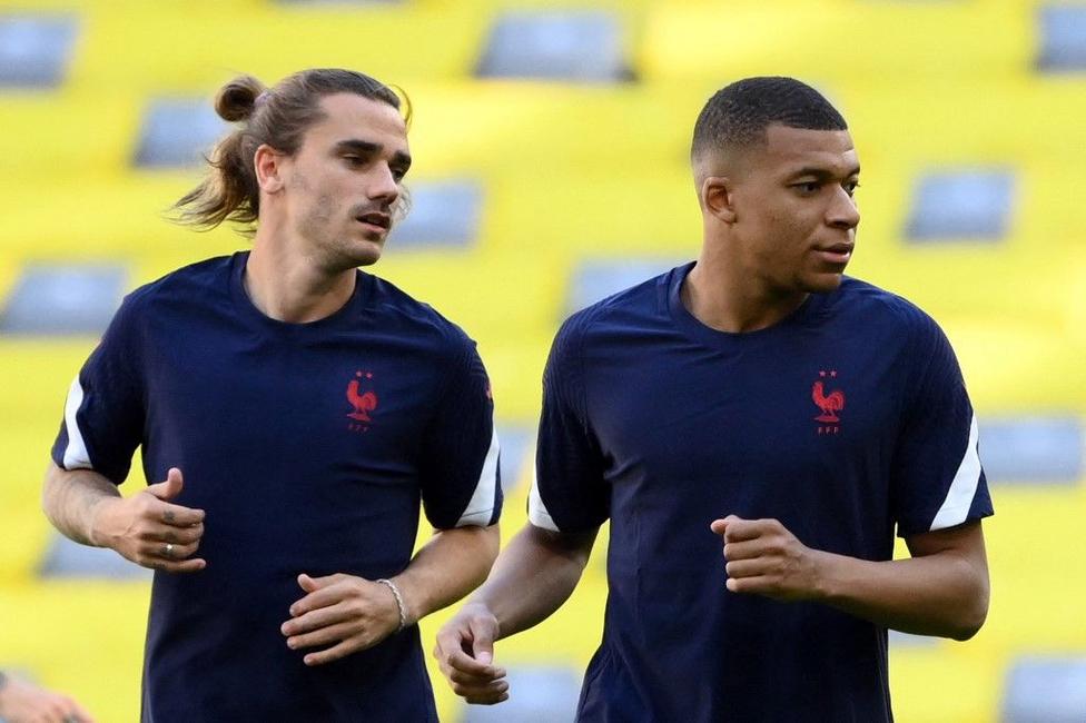 Kylian Mbappé Antoine Griezmann AFP