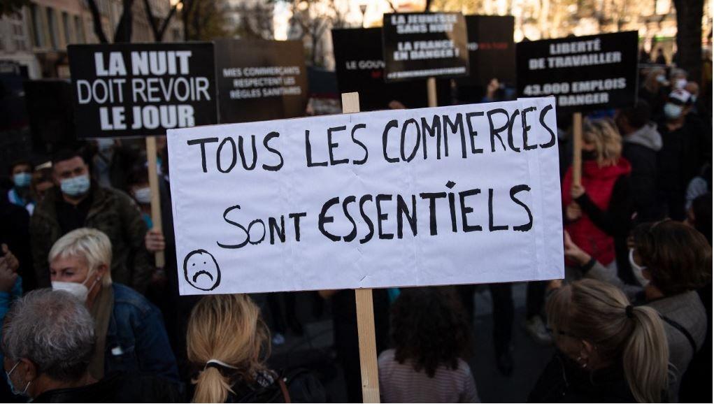 commerces non essentiels AFP