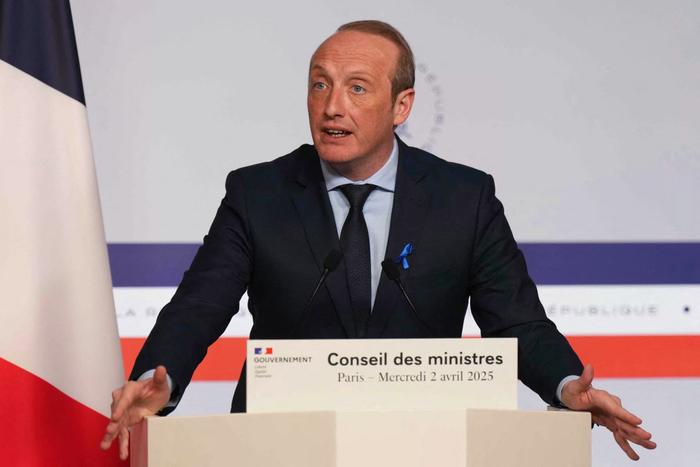 Le Ministre de l'Action publique, de la Fonction publique et de la Simplification, Laurent Marcangeli, à Paris le 2 avril 2025.