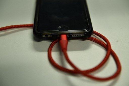 smartphone - AFP