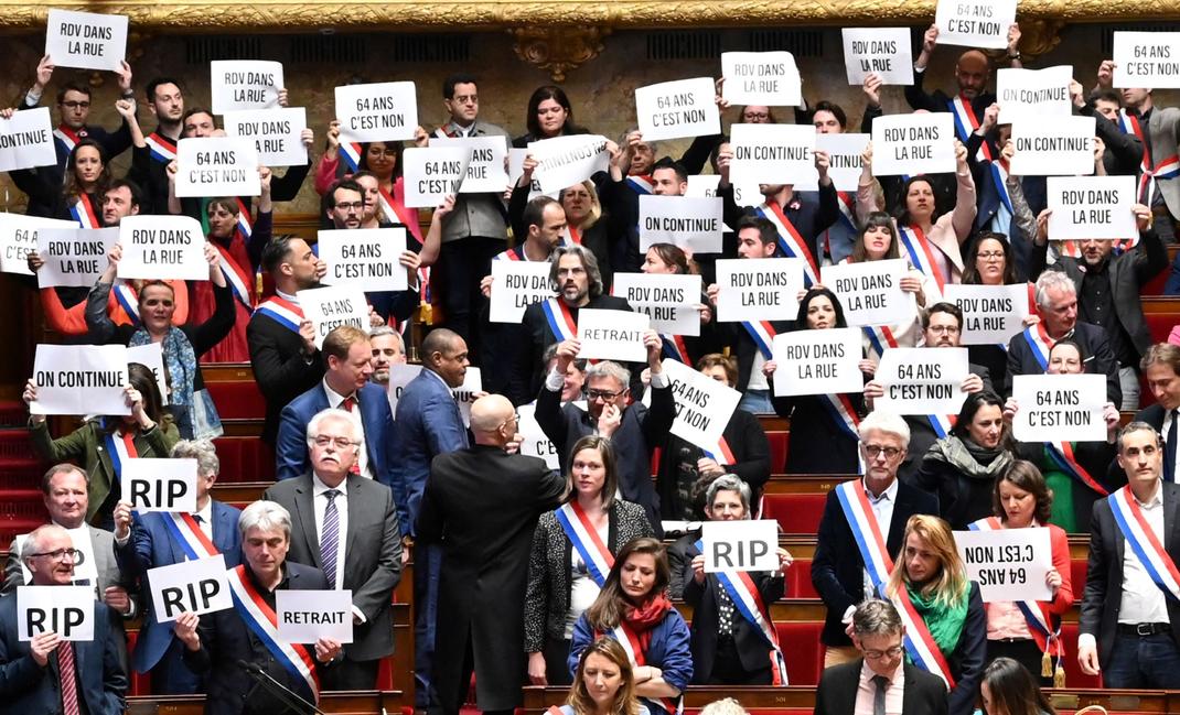 Le groupe LFI lors du vote de la réforme des retraites en mars 2023