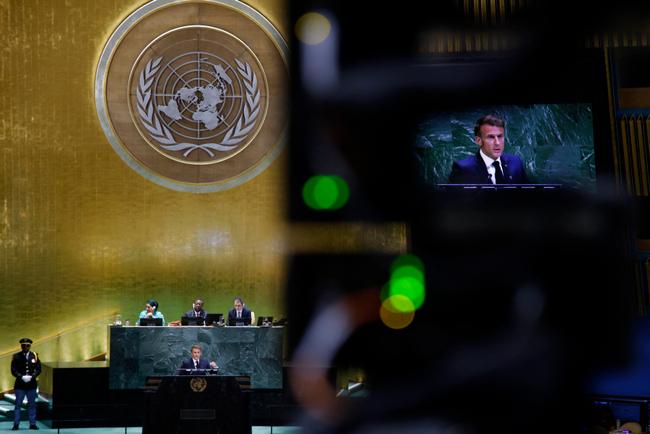 Emmanuel Macron s'exprime lors du débat général de l'Assemblée générale des Nations Unies au siège de l'ONU à New York, le 23 septembre 2025.