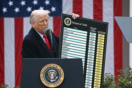 Donald Trump avait prononcé un discours sur les droits de douane réciproques avec l'aide d'un graphique dans la roseraie de la Maison-Blanche à Washington, le 2 avril 2025. (Image d'illustration)