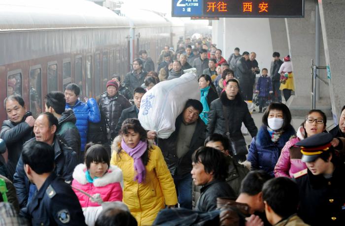 Comme chaque année, durant le Nouvel an, les gares chinois vont être prises d'assaut