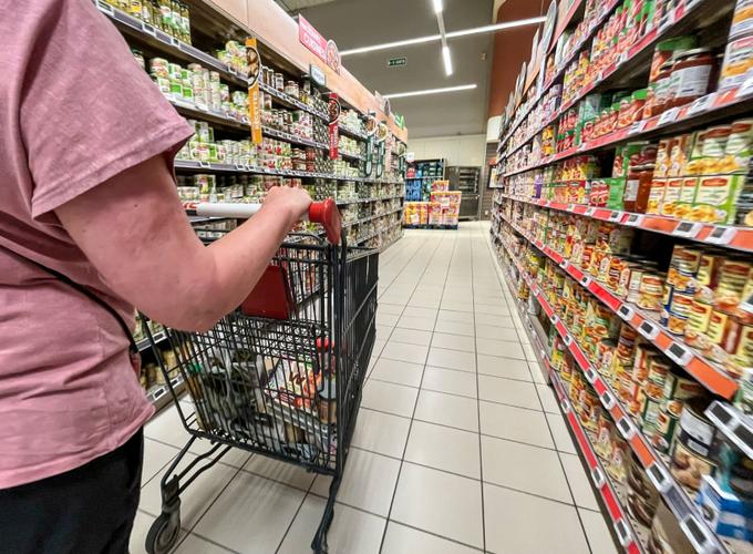 La consommation alimentaire est en baisse en mars (-0,5%).