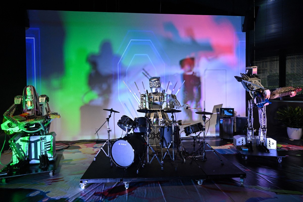 Et pour 2026, Billboard, la bible de l’industrie musicale, prédit un hit généré par l’IA