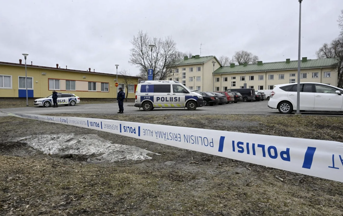 L'école Viertola a été le théâtre d'une fusillade au cours de laquelle un adolescent de 12 ans a été tué et deux autres blessés