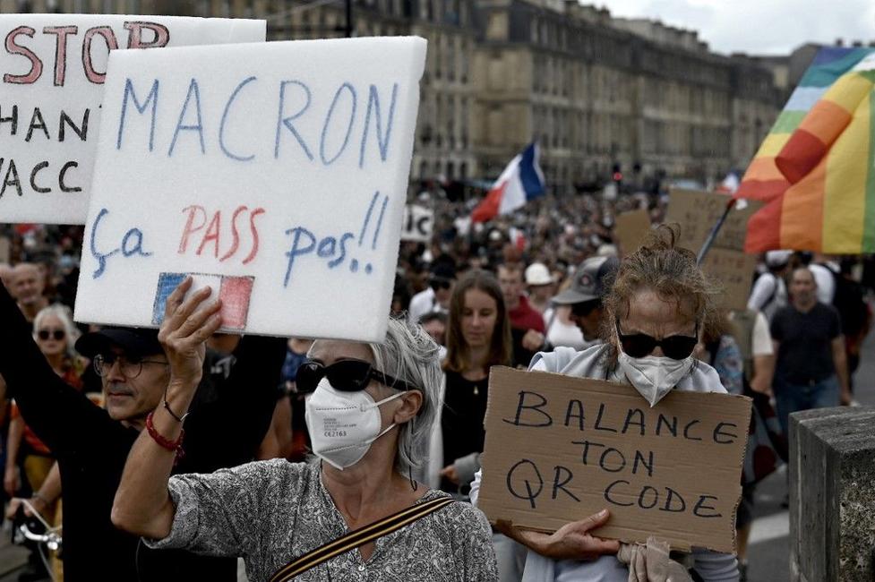 manifestation passe sanitaire AFP