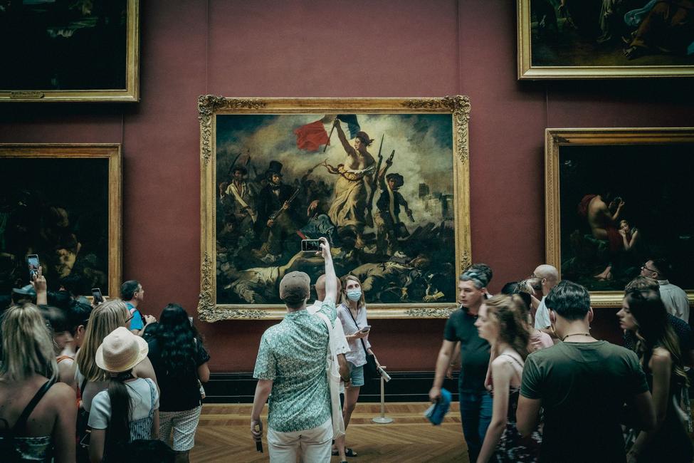 Le Radeau de la Méduse de Théodore Géricault (1818–1819) est exposé au musée du Louvre, à Paris