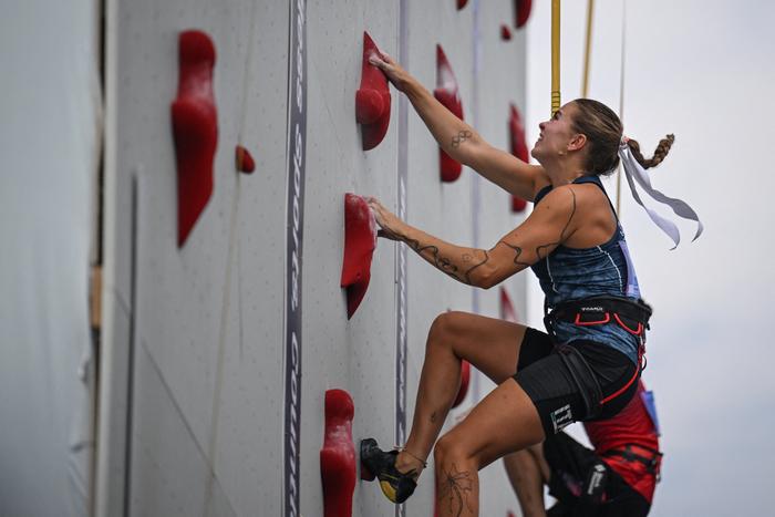 L’Italienne Beatrice Anna Colli participe aux qualifications féminines d’escalade lors des Jeux mondiaux 2025, au parc Tianfu à Chengdu, dans la province chinoise du Sichuan, le 14 août 2025. (Image d'illustration)
