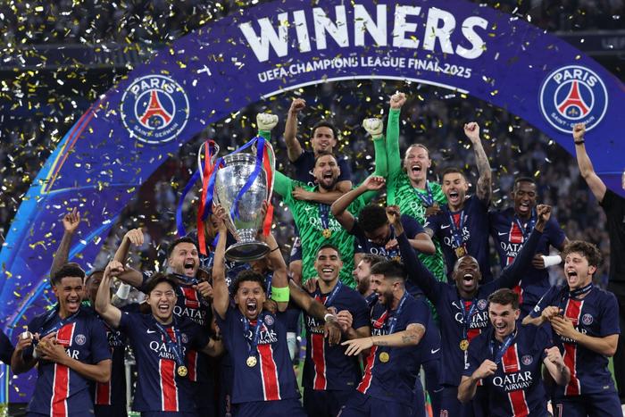 Les joueurs du PSG célèbrent leur victoire lors de la finale de la Ligue des champions.