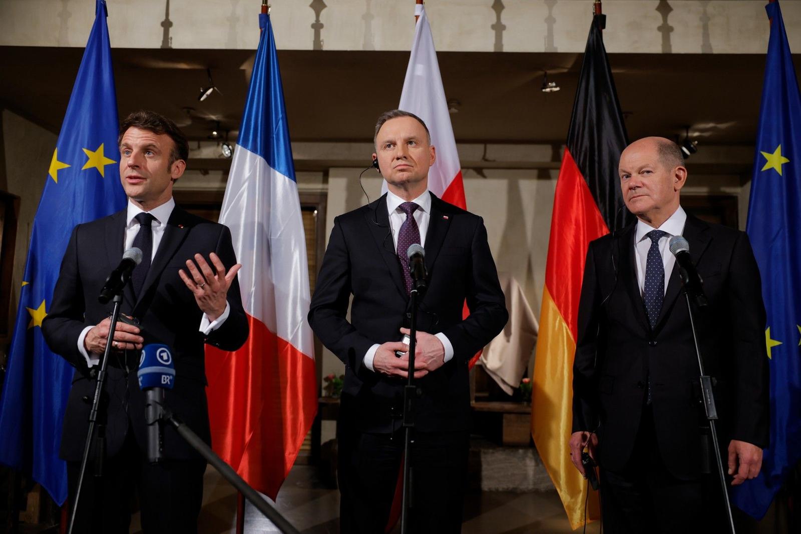 Emmanuel Macron Olaf Scholz AFP
