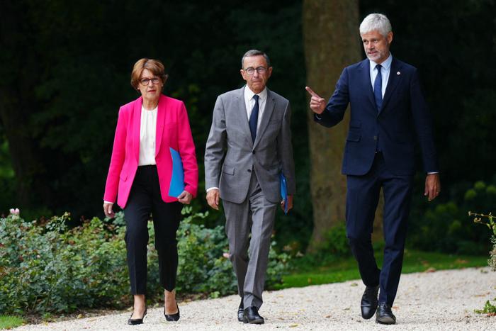 Annie Genevard, Bruno Retailleau et Laurent Wauquiez arrivent au palais de l'Élysée à Paris le 23 août 2024 pour rencontrer le président de la République.