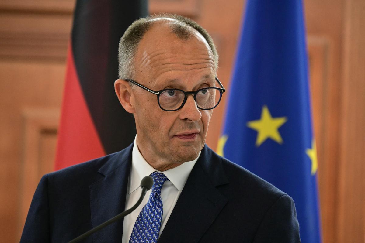 Le chancelier allemand Friedrich Merz s’adresse à la presse à Chișinău, le 27 août 2025, aux côtés du Premier ministre polonais et des présidents français et moldave, lors des célébrations du 34ᵉ anniversaire de l’indépendance de la Moldavie. (Image d'illustration)
