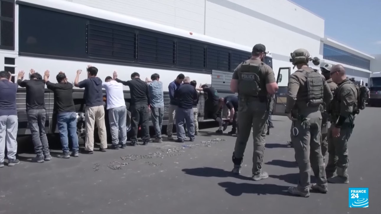 Raid dans une usine américaine : Séoul vent debout après l'arrestation de plus de 300 Sud-Coréens