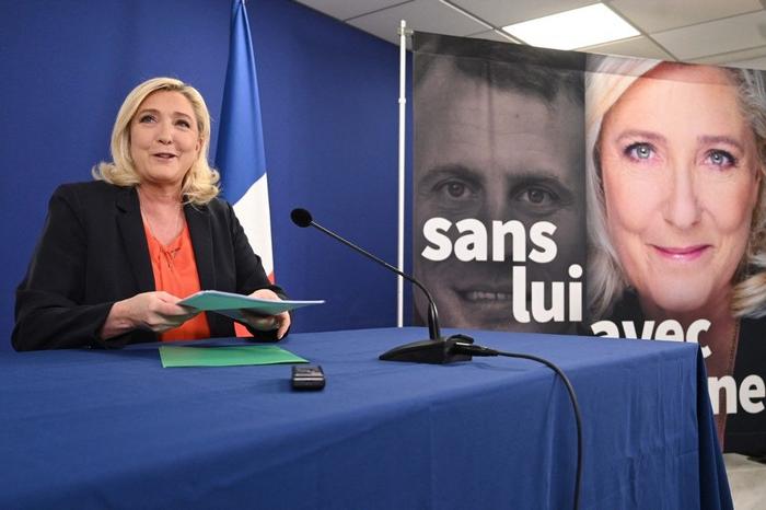Marine Le Pen Emmanuel Macron AFP