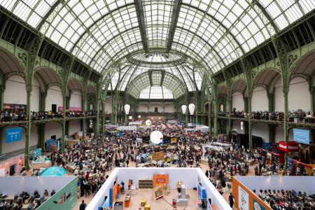 Le Festival du Livre de Paris, transféré de la Porte de Versailles au Grand palais face à la baisse du nombre d'exposants et de visiteurs