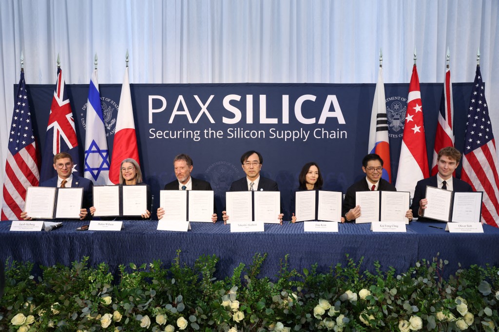 Pax Silica : l'alliance transatlantique sur l'IA qui condamne l'Europe à rôle d'un éternel vassal partenariat stratégique ou piège américain ?