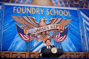 Le secrétaire d'État Marco Rubio prend la parole lors du lancement de la Foundry School à l'Institut américain de la paix, le 3 septembre 2026 à Washington, DC. La Foundry School est un programme national lancé par l'administration Trump pour former des travailleurs qualifiés afin de contribuer à la relance de l'industrie manufacturière américaine, dans le cadre de l'initiative Pax Silica du département d'État.