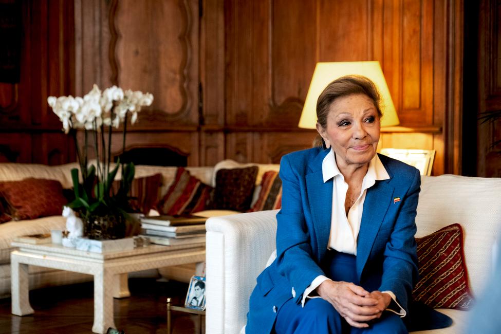 Farah Pahlavi publie une nouvelle version de ses « Mémoires ».