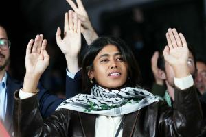 Rima Hassan en garde-à-vue pour apologie du terrorisme et transport de drogue de synthèse : "C'est bon, je me rends !"