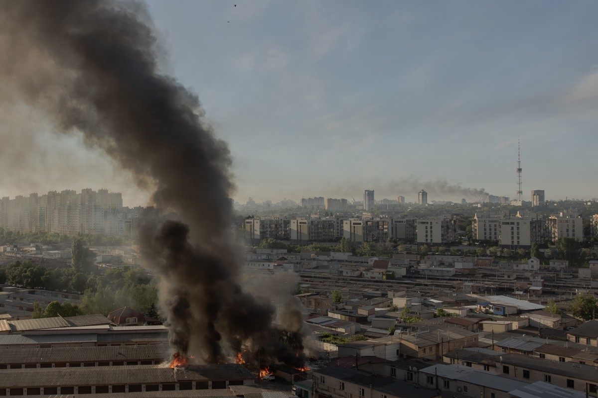 Des drones ukrainiens ont frappé Saint-Pétersbourg alors que la ville accueille un Forum économique international