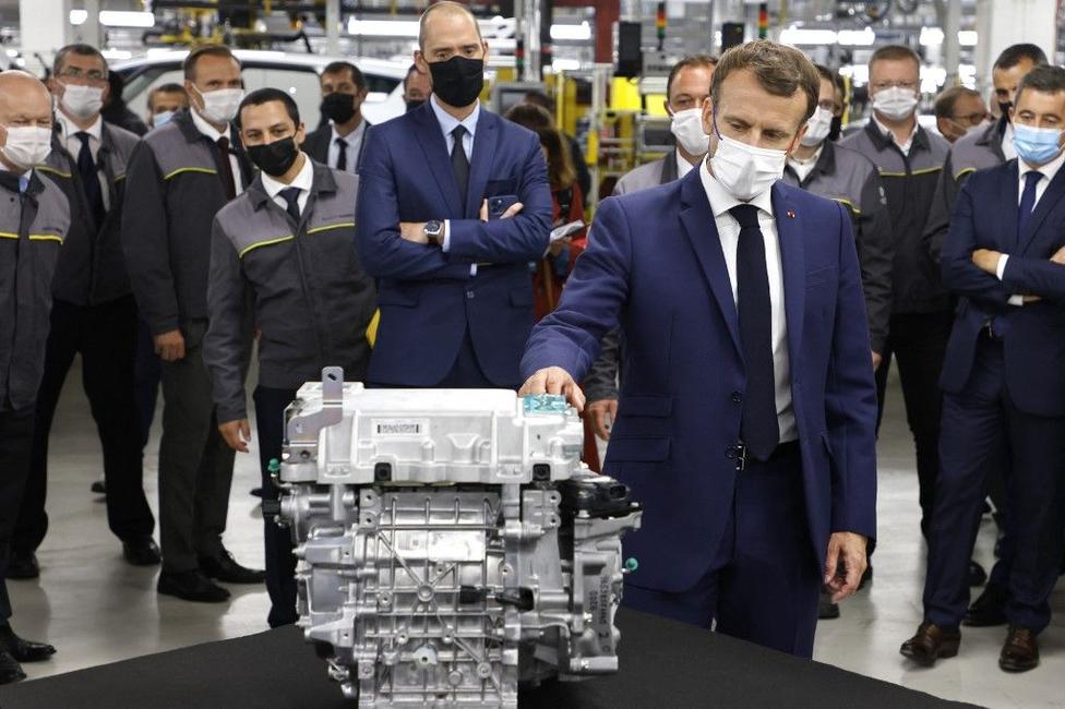 Emmanuel Macron usine Renault AFP