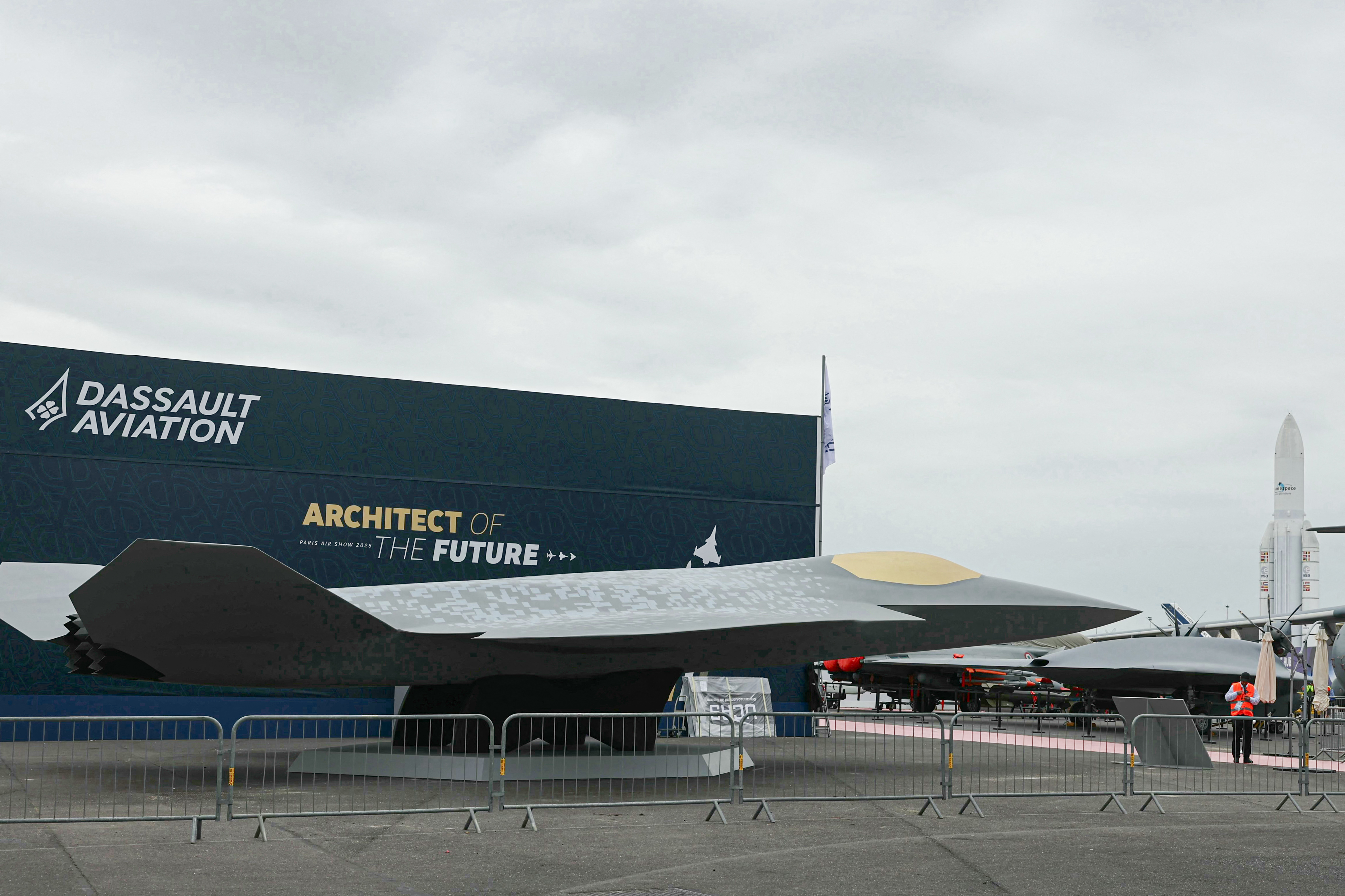 Avion de combat européen SCAF : Paris se veut rassurant et affirme qu'une solution sera trouvée « d'ici la fin de l'année »