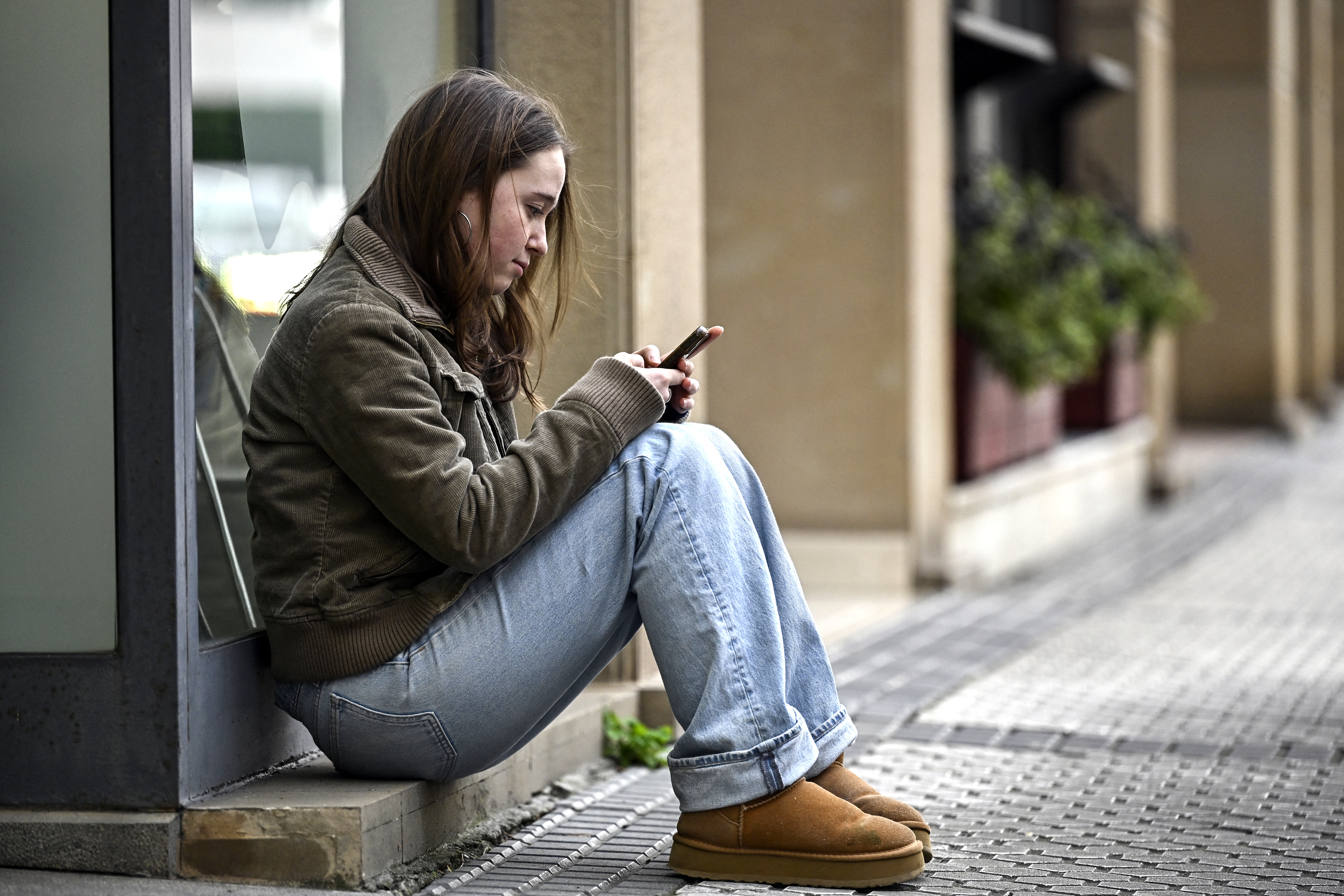 Santé mentale des jeunes : les premières recherches montrent que l'interdiction des réseaux sociaux n'est pas la solution