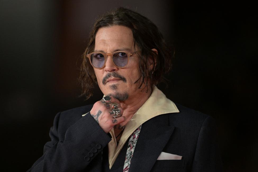 L'acteur et réalisateur américain Johnny Depp assiste au tapis rouge du film "Modi - Three Days on the Wing of Madness" lors du 19e Festival international du film de Rome, le 26 octobre 2024.