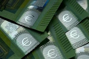 185 517 formations, 3 674 certifications, plus de 20 000 organismes référencés début 2022. La fraude, que Tracfin chiffrait à 43,2 M€ en 2021, se situerait en réalité entre 43 et 250 M€ par an sur 2021-2025.