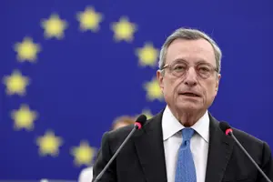 L'ancien Premier ministre italien Mario Draghi prononce un discours lors d'une session plénière du Parlement européen à Strasbourg, le 17 septembre 2024, pour présenter son plan visant à renforcer la compétitivité de l'Europe. (Image d'illustration)