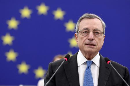 L'ancien Premier ministre italien Mario Draghi prononce un discours lors d'une session plénière du Parlement européen à Strasbourg, le 17 septembre 2024, pour présenter son plan visant à renforcer la compétitivité de l'Europe. (Image d'illustration)
