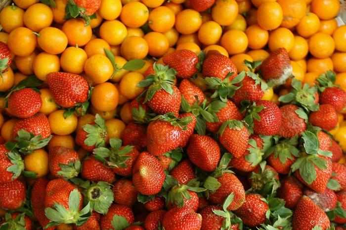 fruits fraises oranges marché AFP