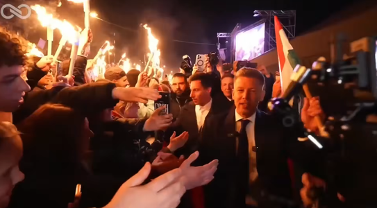 Hongrie : le prochain Premier ministre Péter Magyar demande aux "marionnettes d'Orbán" de démissionner 