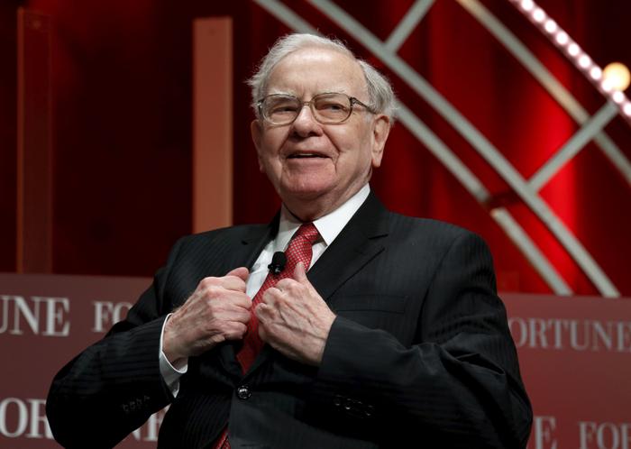 Warren Buffett, Président Directeur Général de Berkshire Hathaway, lors du sommet "Fortune" des femmes les plus influentes, à Washington, Etats-Unis le 13 octobre 2015.