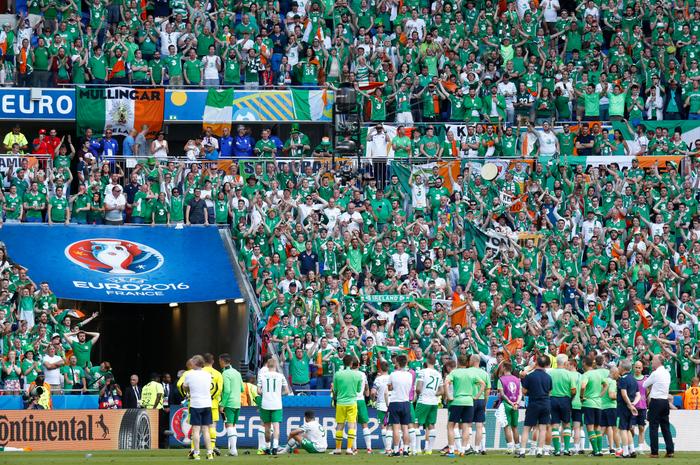 Supporters de l'équipe de République d'Irlande Euro 2016, lors du match contre la France en huitièmes de finale à Lyon (Rhône Alpes) le 26 juin 2016.